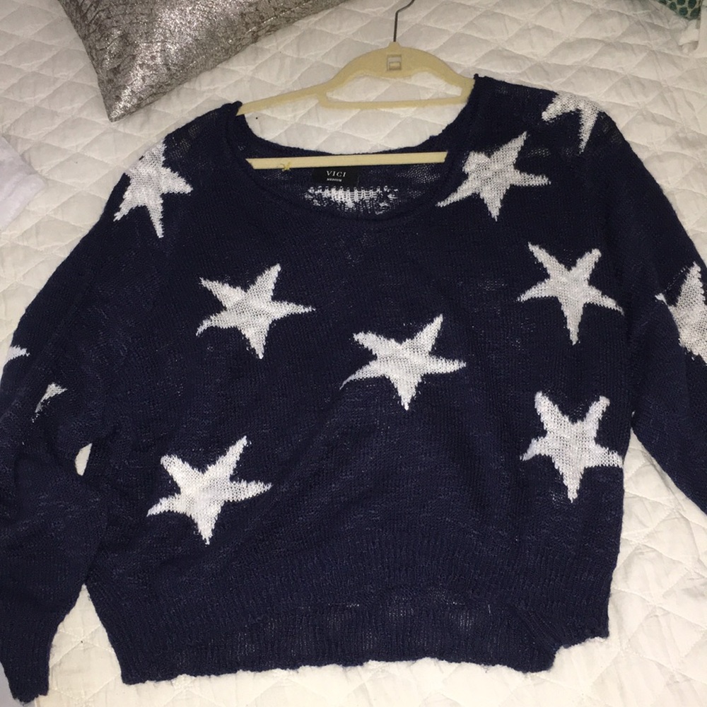 vici Star sweater
